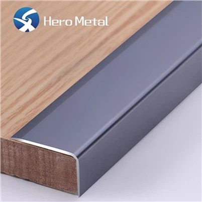 Profilo in ottone a forma di L