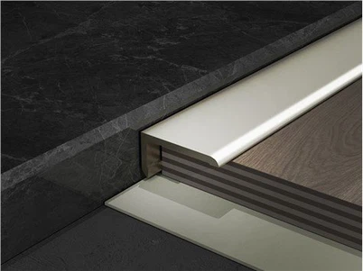 Linea battiscopa Linee battiscopa in alluminio