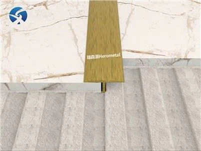 Strisce metalliche in ottone a forma di T