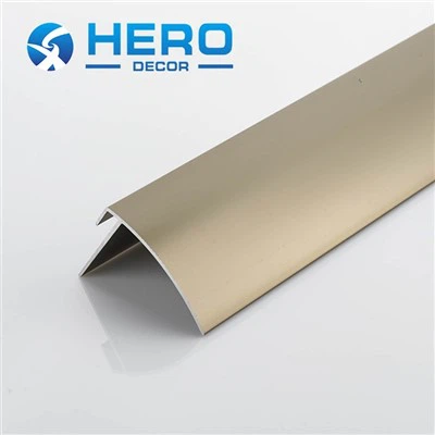 Rivestimento per scale in metallo