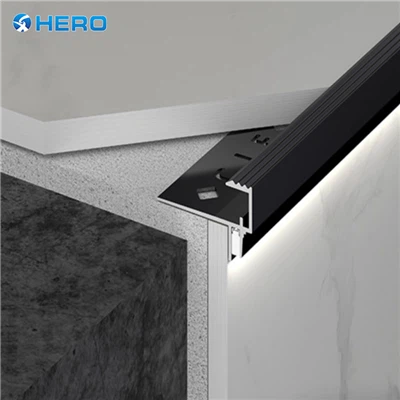 Rivestimento del bordo del paragradino in alluminio