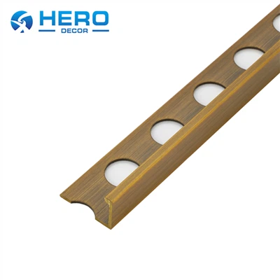 Rivestimento di piastrelle in ottone antico